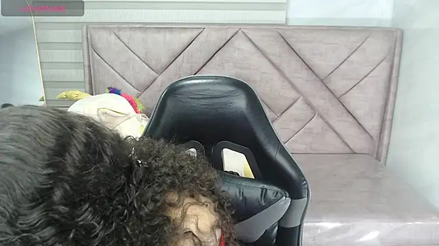 danatella a online show from September 21, 2025, 1:24 pm