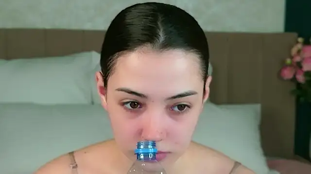 Alice Deleon online show from December 4, 2025, 11:19 am