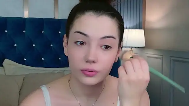 Alice Deleon online show from April 19, 2026, 10:36 am