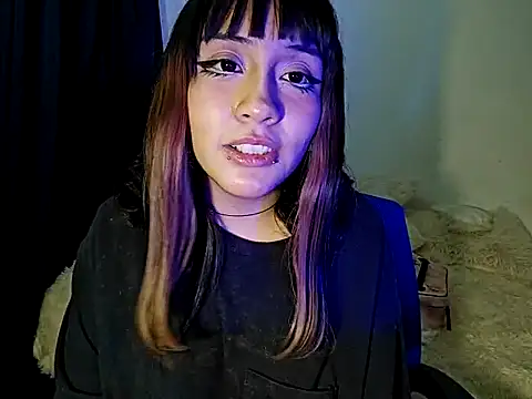 Snapshot of blue_katt chatting on March 17, 2025, 10:49 am blue katt online show from March 17, 2025, 10:49 am