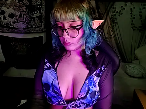Snapshot of blue_katt chatting on October 4, 2025, 9:57 pm blue katt online show from October 4, 2025, 9:57 pm