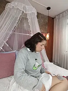 EmmaSulivan online show from February 19, 2025, 1:17 pm