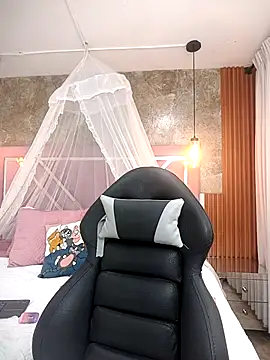 EmmaSulivan online show from September 25, 2025, 12:31 pm