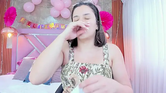 EmmaSulivan online show from November 14, 2025, 2:27 pm