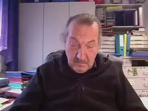 HMStraps01 online show from December 6, 2024, 1:55 pm