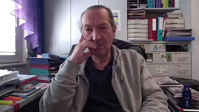 HMStraps01 online show from March 6, 2025, 1:57 pm