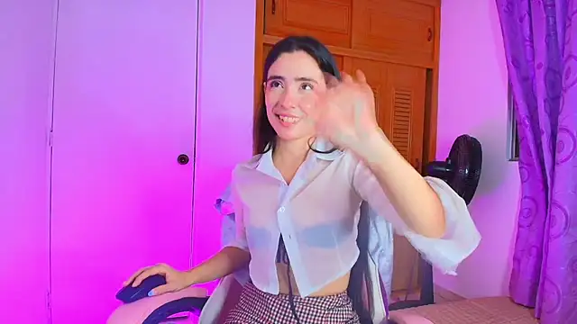 Peach Rose  online show from March 17, 2025, 1:35 am