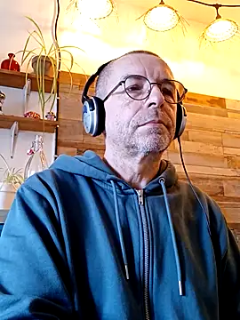 Xavspank2 online show from February 3, 2026, 10:42 am