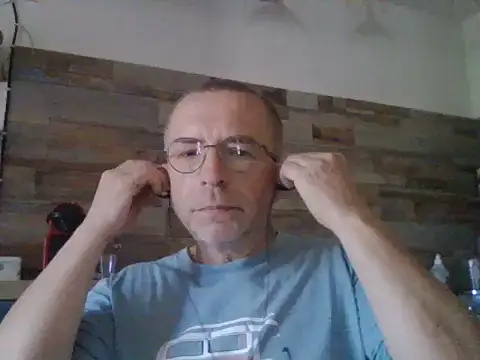 Snapshot of Xavspank2 chatting on May 26, 2026, 7:37 am Xavspank2 online show from May 26, 2026, 7:37 am