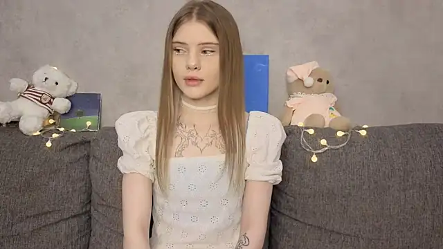 CarolinePepper online show from May 31, 2026, 1:18 pm