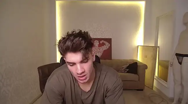 MaxKaiden online show from March 5, 2025, 8:21 am