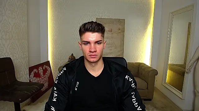 MaxKaiden online show from October 17, 2025, 4:48 am