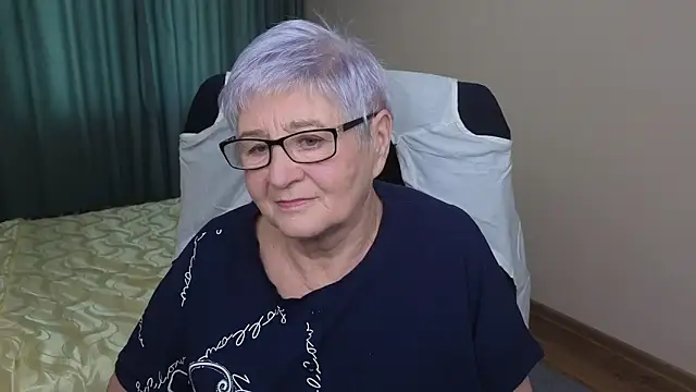 Snapshot of Sandra_Snowflake chatting on February 15, 2025, 10:33 am Sandra Snowflake online show from February 15, 2025, 10:33 am