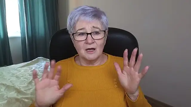 Snapshot of Sandra_Snowflake chatting on February 16, 2025, 7:59 am Sandra Snowflake online show from February 16, 2025, 7:59 am