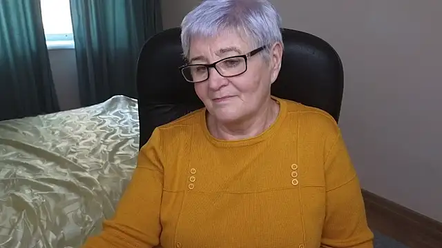 Snapshot of Sandra_Snowflake chatting on February 16, 2025, 11:05 am Sandra Snowflake online show from February 16, 2025, 11:05 am