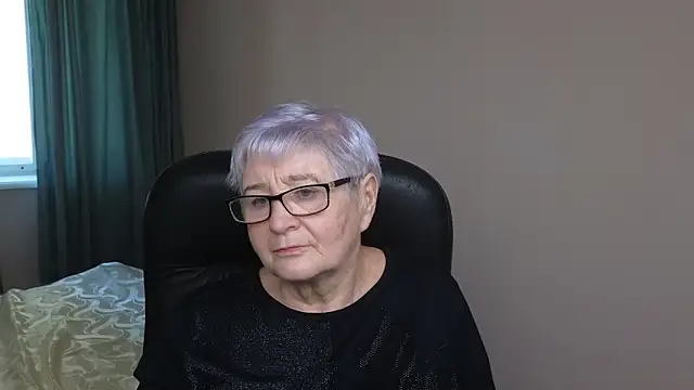 Snapshot of Sandra_Snowflake chatting on February 17, 2025, 10:40 am Sandra Snowflake online show from February 17, 2025, 10:40 am