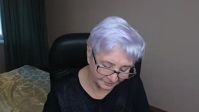 Snapshot of Sandra_Snowflake chatting on February 17, 2025, 1:42 pm Sandra Snowflake online show from February 17, 2025, 1:42 pm