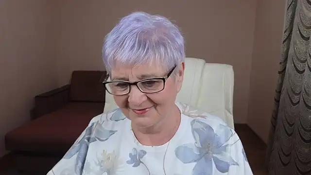 Snapshot of Sandra_Snowflake chatting on March 11, 2025, 4:32 am Sandra Snowflake online show from March 11, 2025, 4:32 am