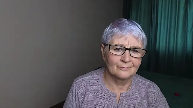 Snapshot of Sandra_Snowflake chatting on September 18, 2025, 11:34 am Sandra Snowflake online show from September 18, 2025, 11:34 am