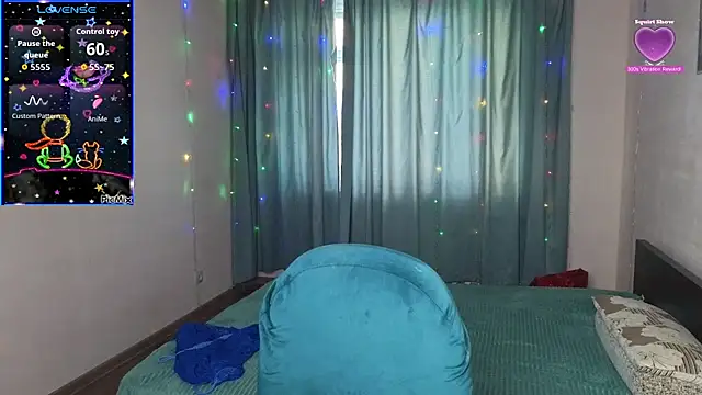 Snapshot of Sandra_Snowflake chatting on October 1, 2025, 2:01 pm Sandra Snowflake online show from October 1, 2025, 2:01 pm