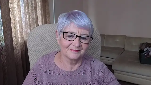 Snapshot of Sandra_Snowflake chatting on October 7, 2025, 10:12 am Sandra Snowflake online show from October 7, 2025, 10:12 am