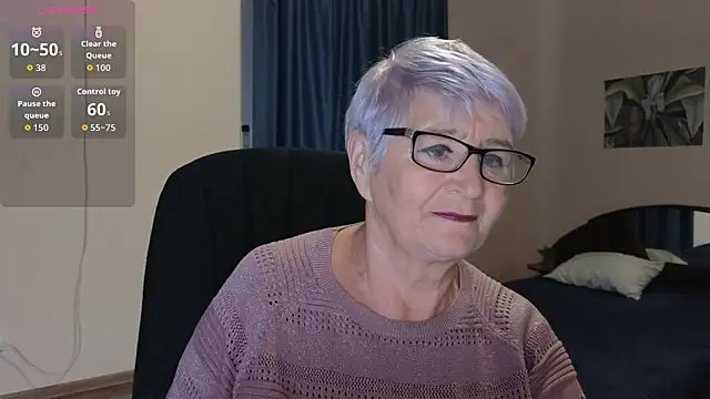 Snapshot of Sandra_Snowflake chatting on October 13, 2025, 11:43 am Sandra Snowflake online show from October 13, 2025, 11:43 am