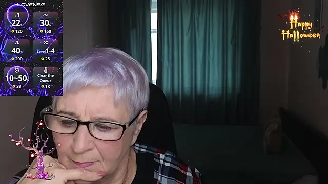 Snapshot of Sandra_Snowflake chatting on October 30, 2025, 11:44 am Sandra Snowflake online show from October 30, 2025, 11:44 am