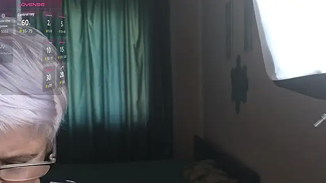 Snapshot of Sandra_Snowflake chatting on November 15, 2025, 11:40 am Sandra Snowflake online show from November 15, 2025, 11:40 am