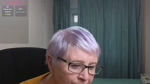 Snapshot of Sandra_Snowflake chatting on November 18, 2025, 12:20 pm Sandra Snowflake online show from November 18, 2025, 12:20 pm