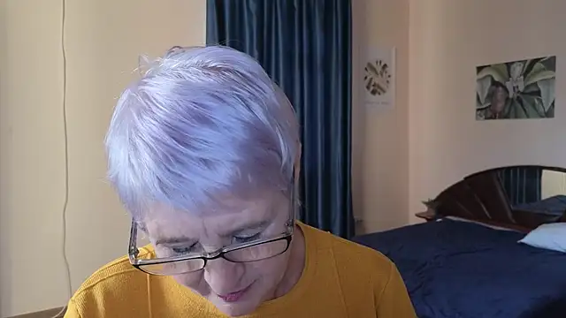 Snapshot of Sandra_Snowflake chatting on November 20, 2025, 11:43 am Sandra Snowflake online show from November 20, 2025, 11:43 am