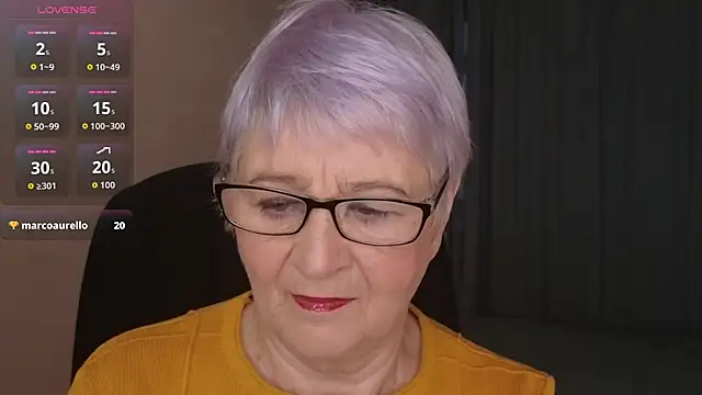 Snapshot of Sandra_Snowflake chatting on December 2, 2025, 4:29 am Sandra Snowflake online show from December 2, 2025, 4:29 am