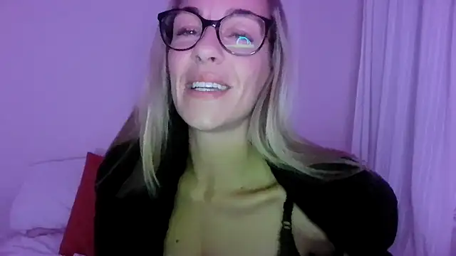 Edenfox- online show from October 25, 2025, 8:58 pm