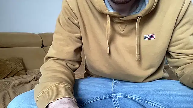 larsfrommars1992 online show from February 19, 2025, 12:44 pm