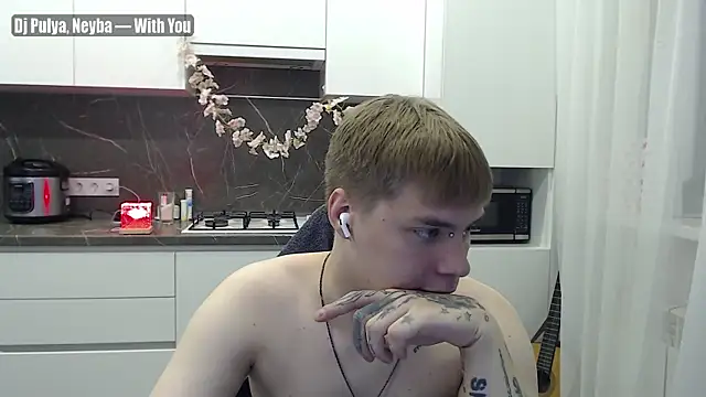 yourlildemon online show from June 14, 2026, 6:54 pm
