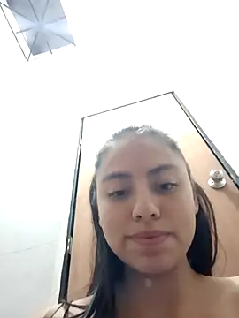 Snapshot of emily_envivo010 chatting on February 20, 2025, 9:55 am emily envivo010 online show from February 20, 2025, 9:55 am