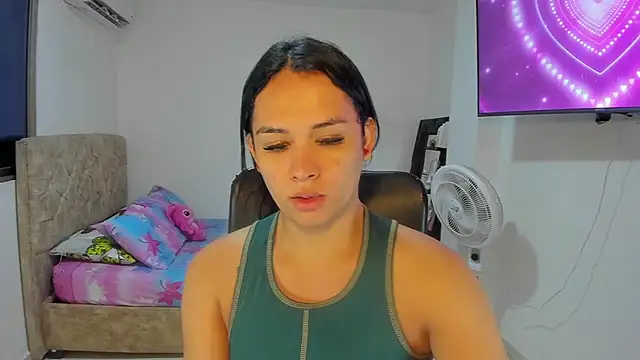 Snapshot of Ladyy_Sweet22 chatting on June 20, 2026, 12:52 pm Ladyy Sweet22 online show from June 20, 2026, 12:52 pm