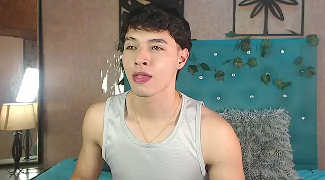 LiamAndrewzz online show from February 19, 2025, 8:10 pm