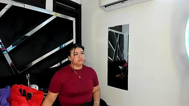 Snapshot of Rubyxht chatting on February 13, 2026, 12:45 pm Rubyxht online show from February 13, 2026, 12:45 pm