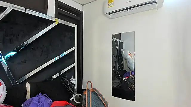 Snapshot of Rubyxht chatting on February 17, 2026, 12:45 pm Rubyxht online show from February 17, 2026, 12:45 pm