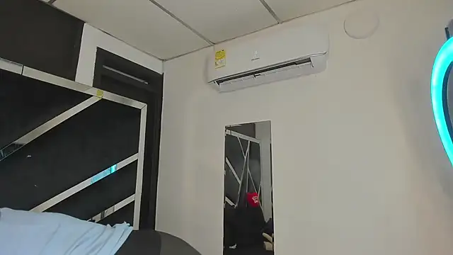 Rubyxht online show from March 22, 2026, 12:52 pm