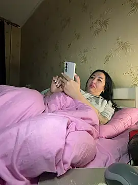 Naughtbaby 2025 online show from April 16, 2026, 12:00 am