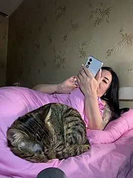 Naughtbaby 2025 online show from April 17, 2026, 11:41 pm