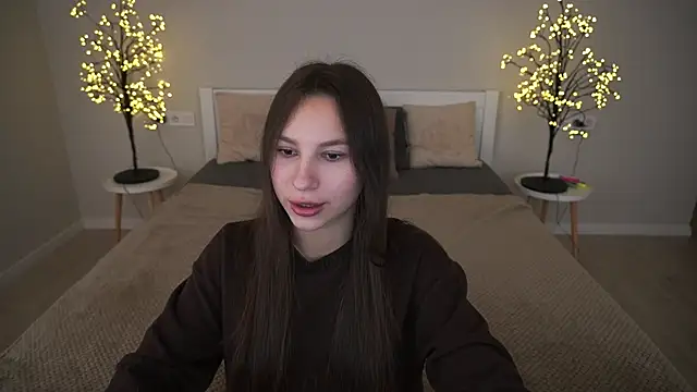 PaigePrado online show from October 4, 2025, 12:58 pm