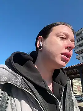 AlishaPrettyBlade online show from April 7, 2026, 3:40 am