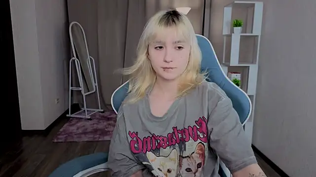 Nasy online show from November 29, 2025, 6:44 pm