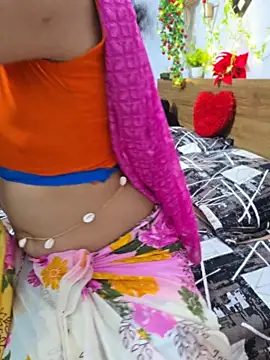 RealcoupleP online show from May 5, 2026, 5:21 pm