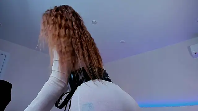 Snapshot of Sofia_beautifuul chatting on March 21, 2025, 6:05 am Sofia beautifuul online show from March 21, 2025, 6:05 am