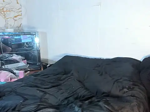 Danny Luxx online show from April 14, 2026, 3:23 am