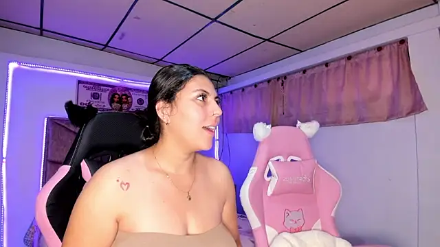 Cristal Smith20 online show from March 10, 2026, 1:49 pm