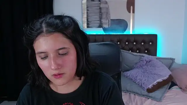 amy royale online show from March 16, 2025, 7:48 am